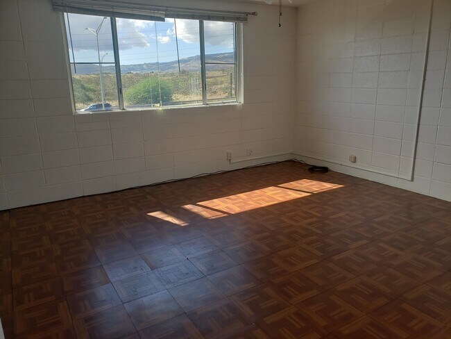 Building Photo - Spacious 2 bedroom corner unit .... in the...