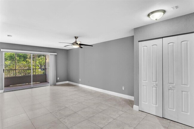 Foto del edificio - 2880 N Oakland Forest Dr