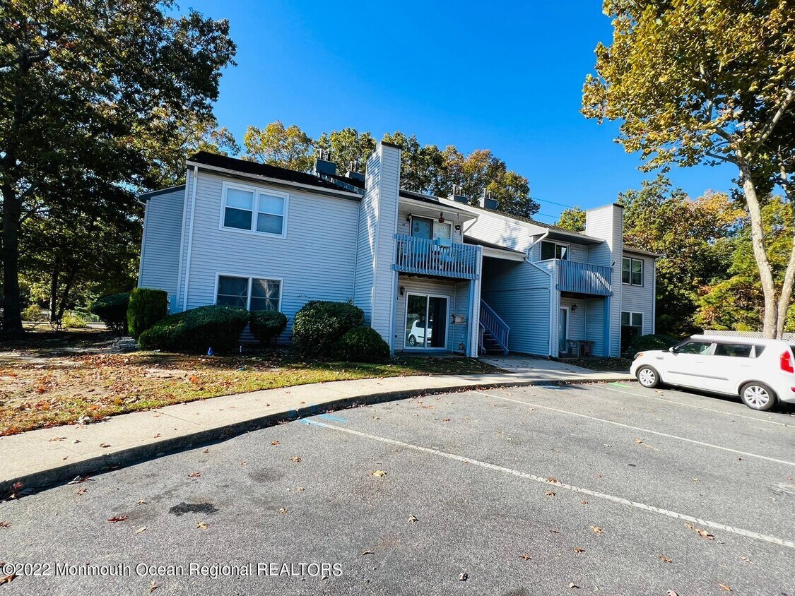 8 Scotch Pine Dr, Little Egg Harbor Township, NJ 08087 Condo for Rent