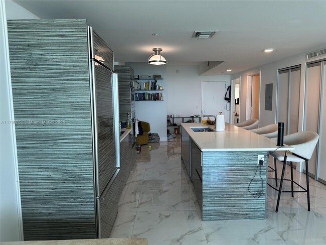 Foto del edificio - 460 NE 28th St
