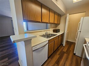 Building Photo - 2875 Winkler Ave