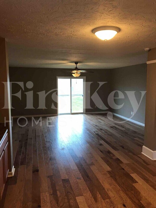 Building Photo - 622 Findlay Ln
