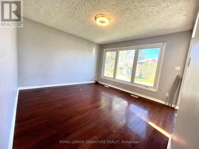 Building Photo - 552 Monteith Ave