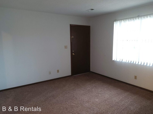 Building Photo - 602 Boxwood Dr