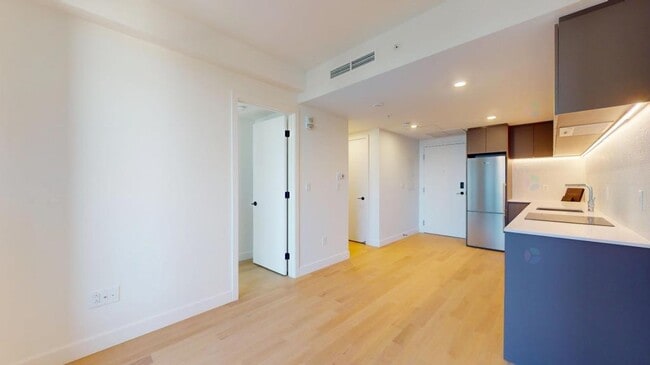 Building Photo - 1210-1210 Rue Jeanne-Mance