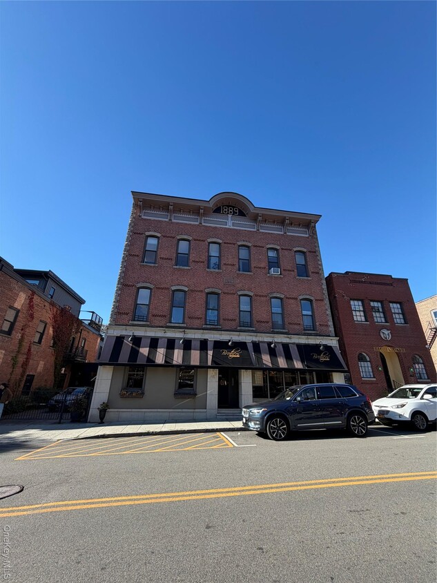 Foto principal - 465 Main St
