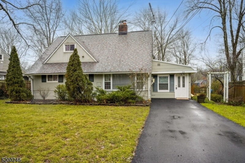 Primary Photo - 23 Crescent Dr
