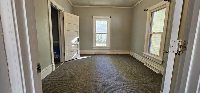 Building Photo - 602 E Ravine Ave