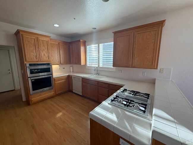 Building Photo - 316 Acadia Dr
