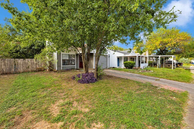 Building Photo - Cozy rental home in NW side of San Antonio...