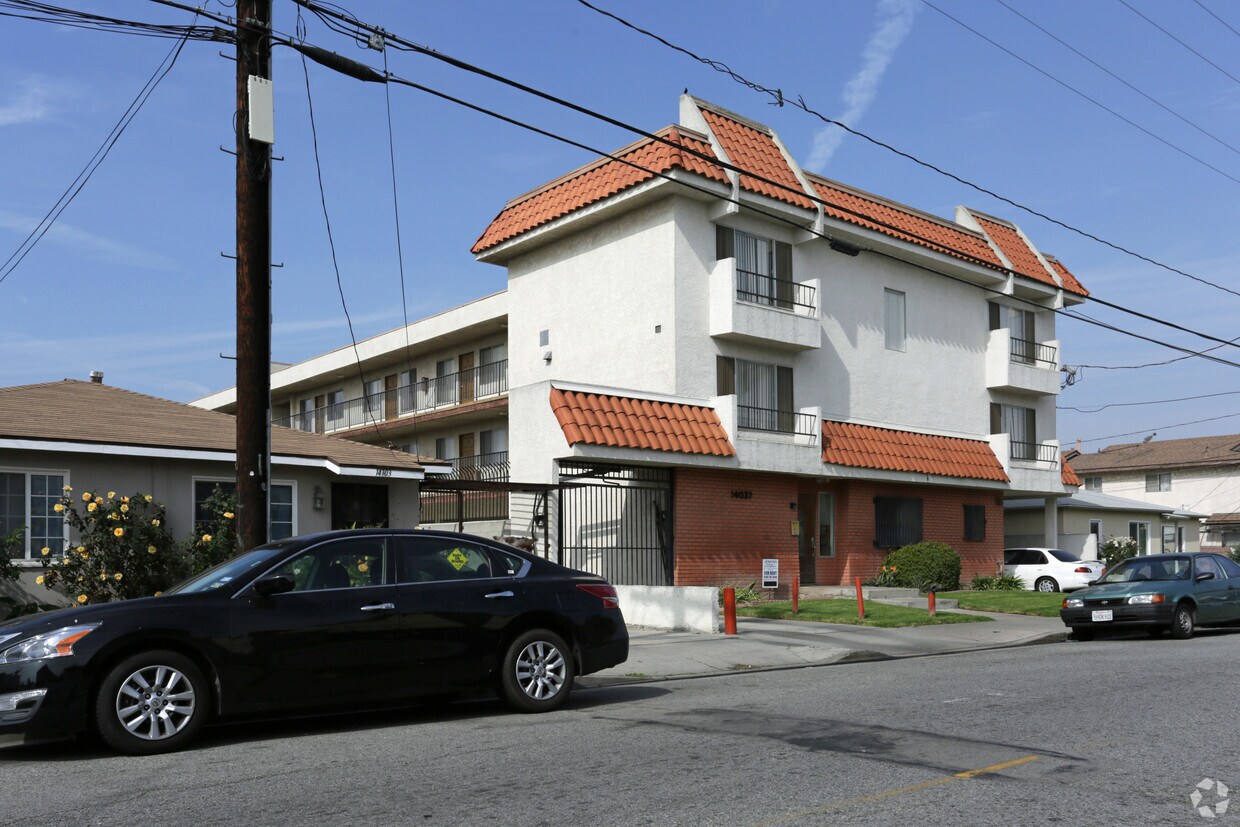 14037 Yukon Ave, Hawthorne, CA 90250 Apartments in Hawthorne, CA