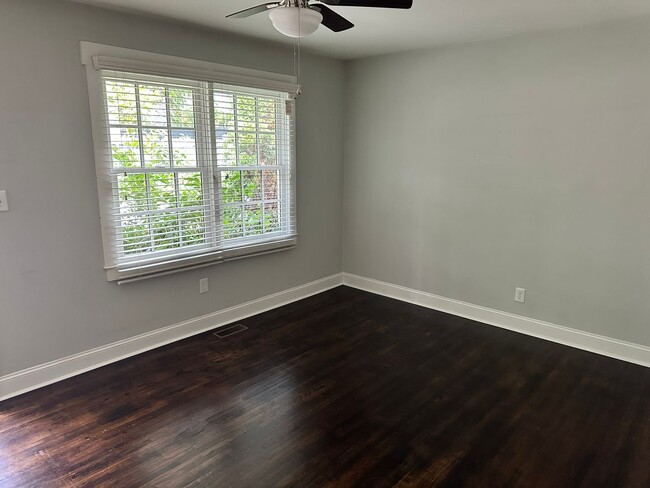 Building Photo - Beautifully Renovated Apartment in Wilmore!