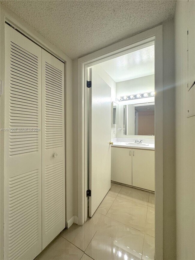 Foto del edificio - 1265 SW 46th Ave