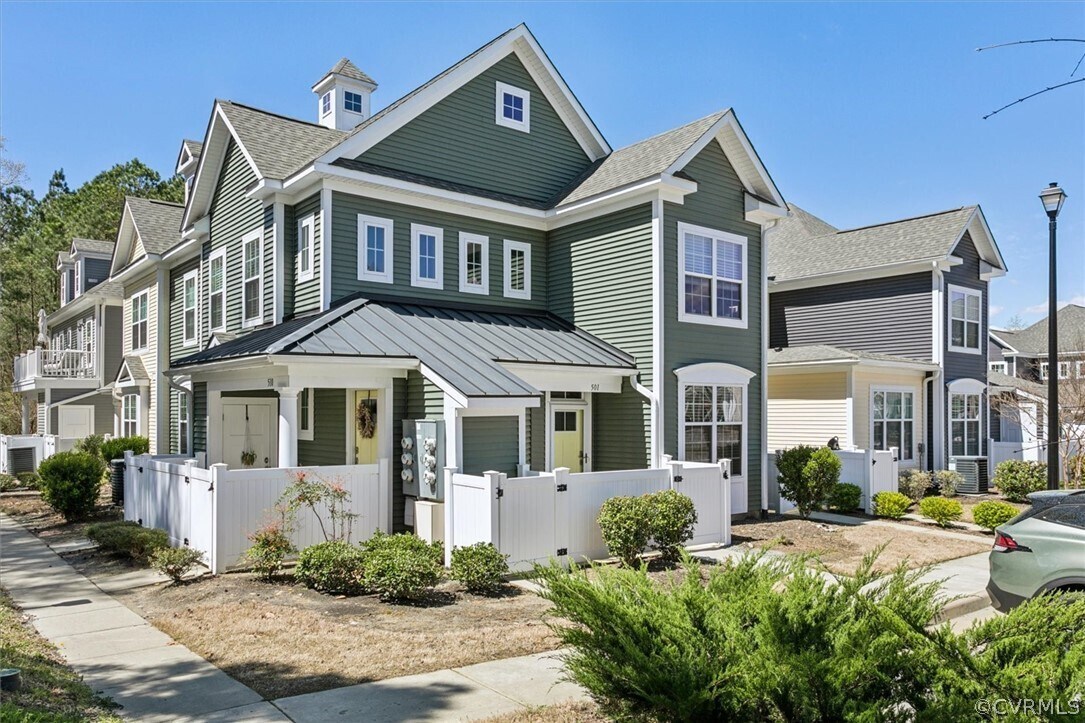 Primary Photo - 501 Promenade Ln