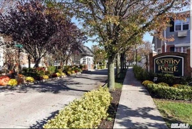 Foto del edificio - 82-47 Country Pointe Cir