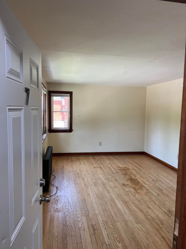 Building Photo - Spacious 1 Bedroom Near Penn State Campus, could be available for May 2026 move in!