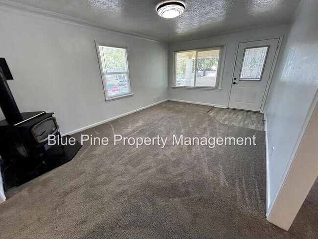Building Photo - 350 2nd St
