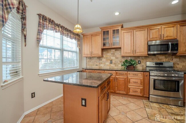 Foto del edificio - 1503 Blossom Cir