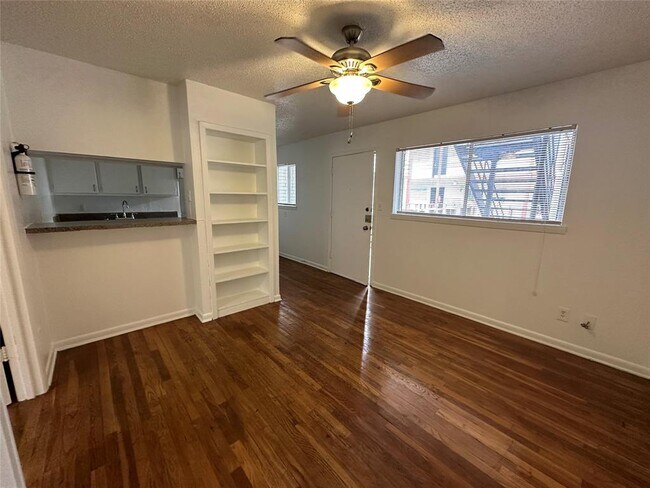 Foto del edificio - 4921 Crawford St