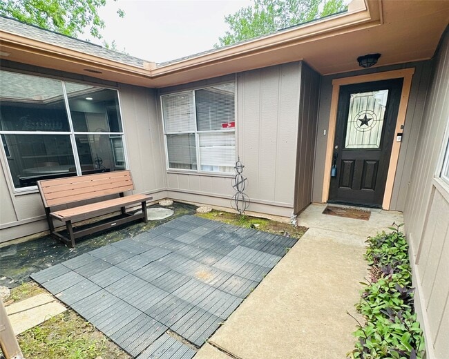 Foto del edificio - 2115 Barrington Pl Dr