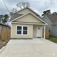 Building Photo - 16625 E Lynbrook