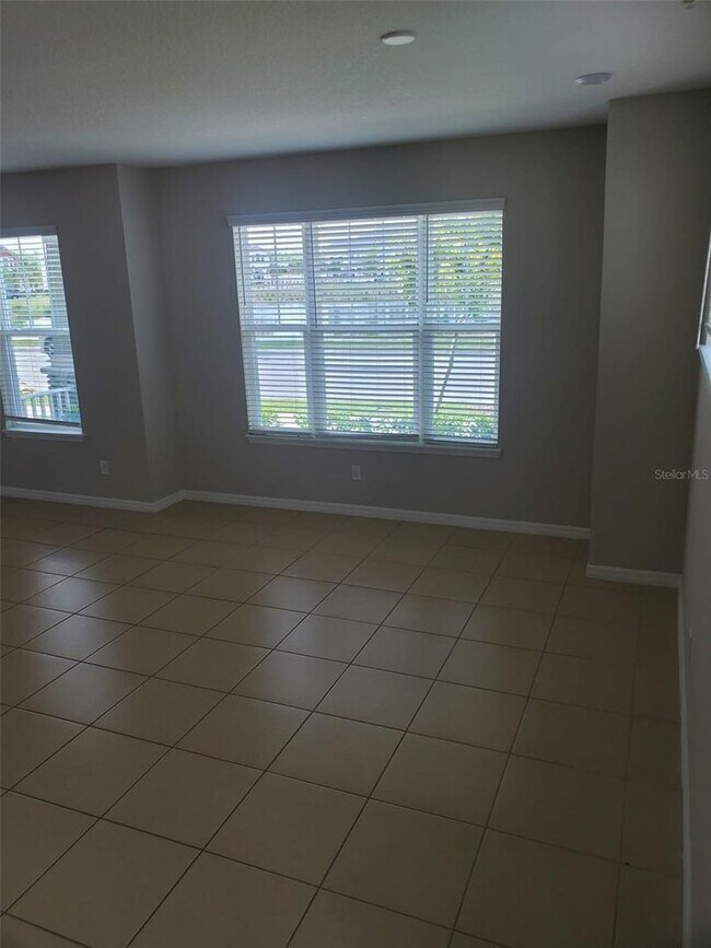 Building Photo - 3/2.5 Townhome