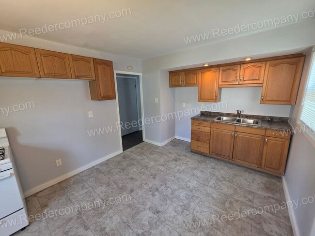 Building Photo - 7736 Beech Ave