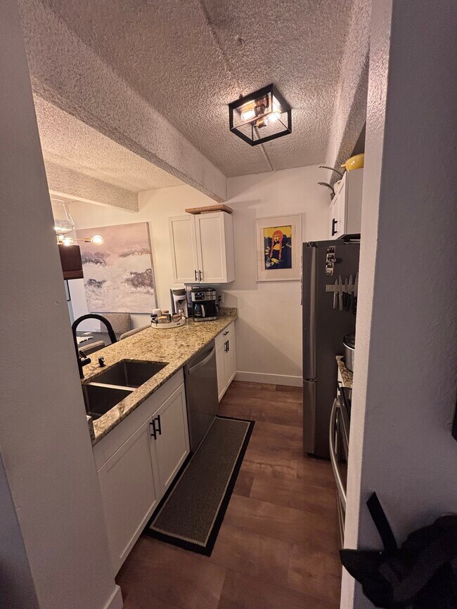 Cocina - 1433 N Williams St