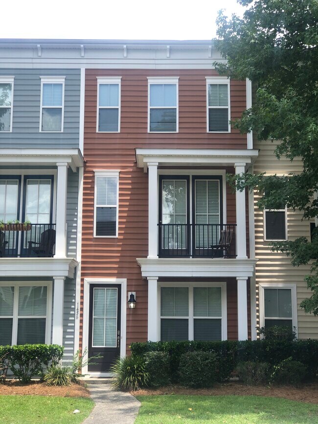 Foto del edificio - 1456 Roustabout Way