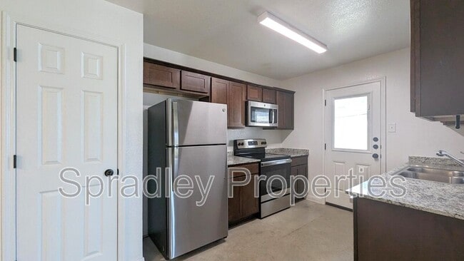 Building Photo - 9126B Winding Ct