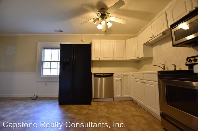 Building Photo - 3 br, 1 bath House - 627 GREEN TREE DRIVE