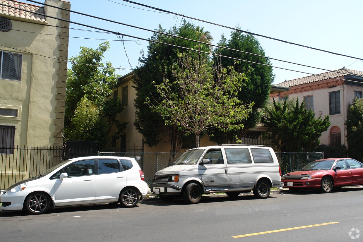 Building Photo - 2811 San Marino St