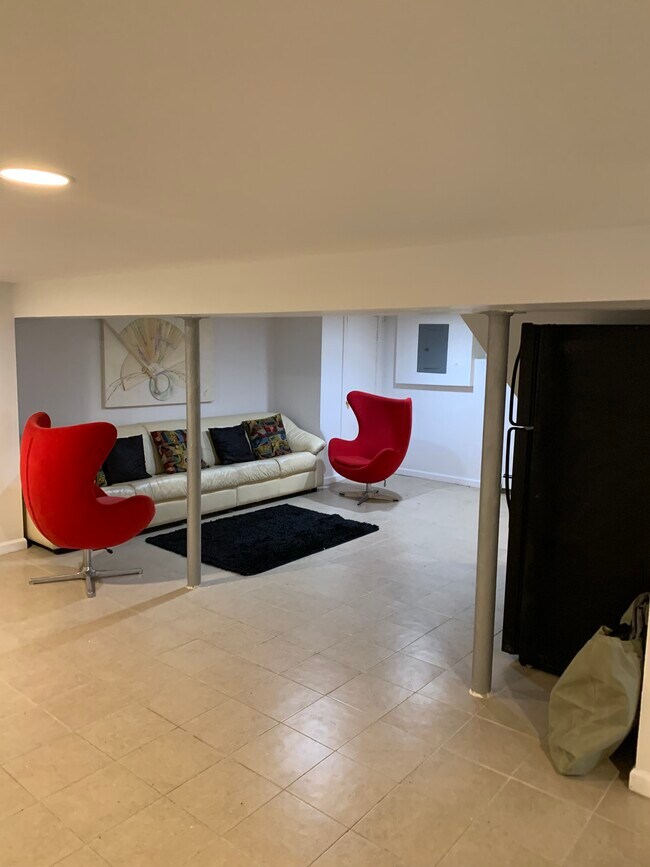 Foto del edificio - 472 E 4th St