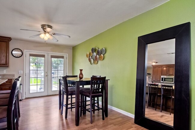 Building Photo - Beautifully remodeled 3-bedroom 2 bath hom...