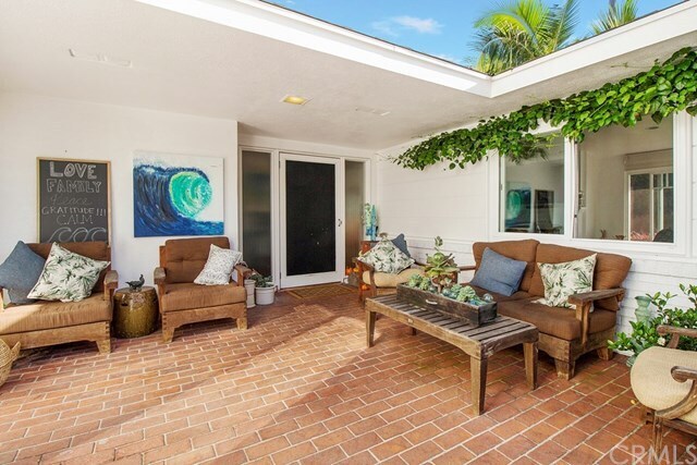 Building Photo - 2421 Bayshore Dr