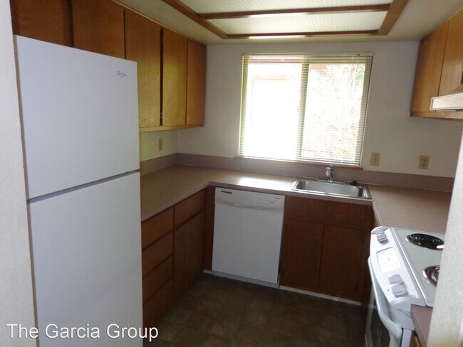 Building Photo - 5909 SW Karla Ct