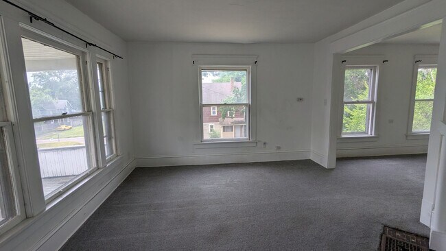 Foto del edificio - 1009-1011 8th St NW