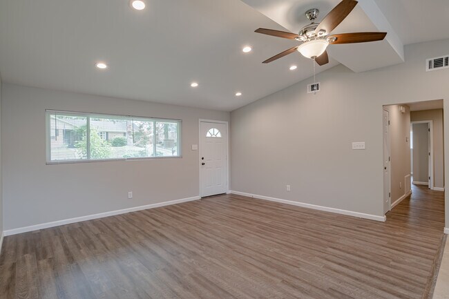 Building Photo - 2762 Brookwood Dr