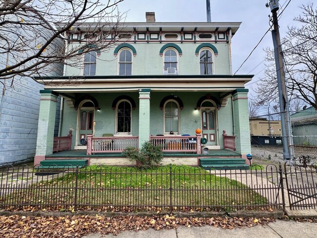 Foto del edificio - 1697 Blue Rock St