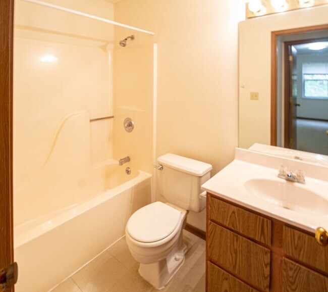 Foto del edificio - Upscale Duplex 2BD/2BA Cul-de-sac