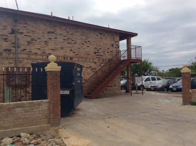 Primary Photo - 2801 Cortez St