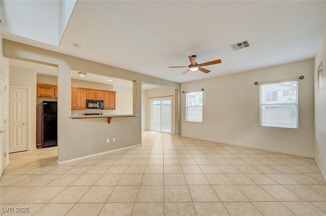 Foto del edificio - 9408 Santana Siesta Ave