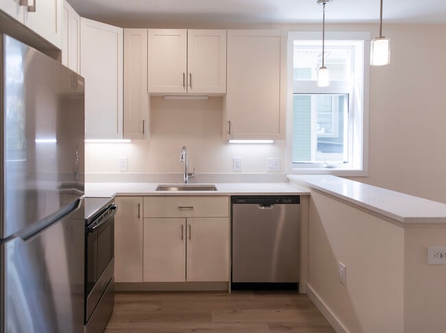 Photo - 102 Westford St Townhome