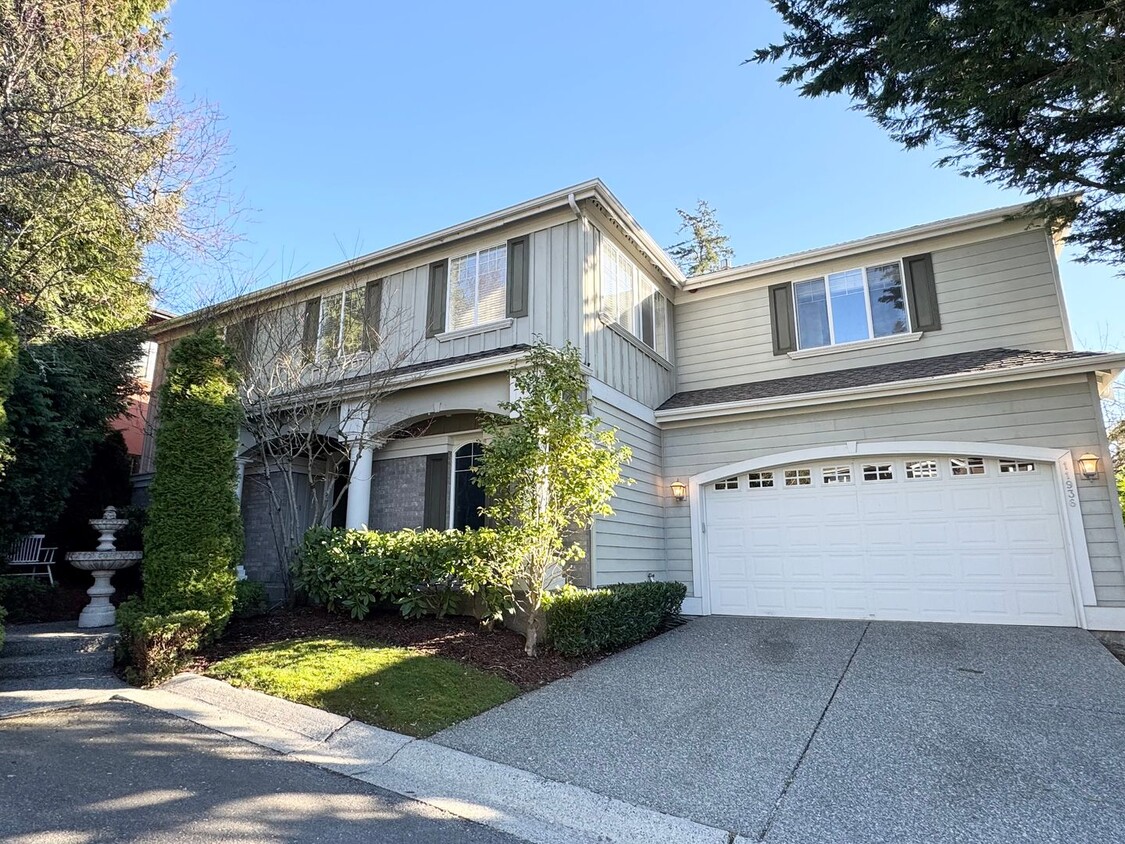 Primary Photo - Finn Hill Kirkland 3 bedroom 2.5 bath plus...