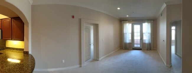 Livingroom - 88 S Broadway