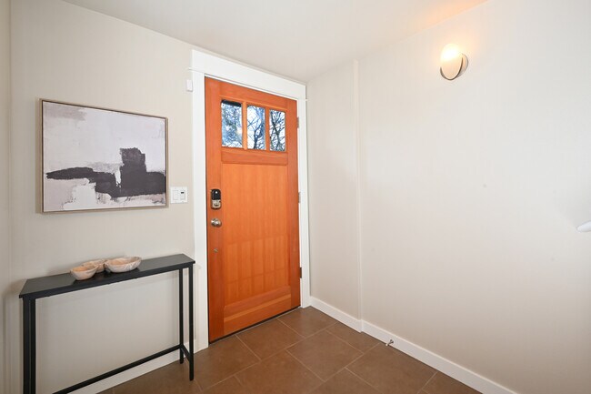 Foto del edificio - 5801 55th Ave NE