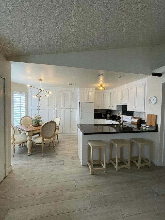 Foto del edificio - 40880 Whirling Wind Dr