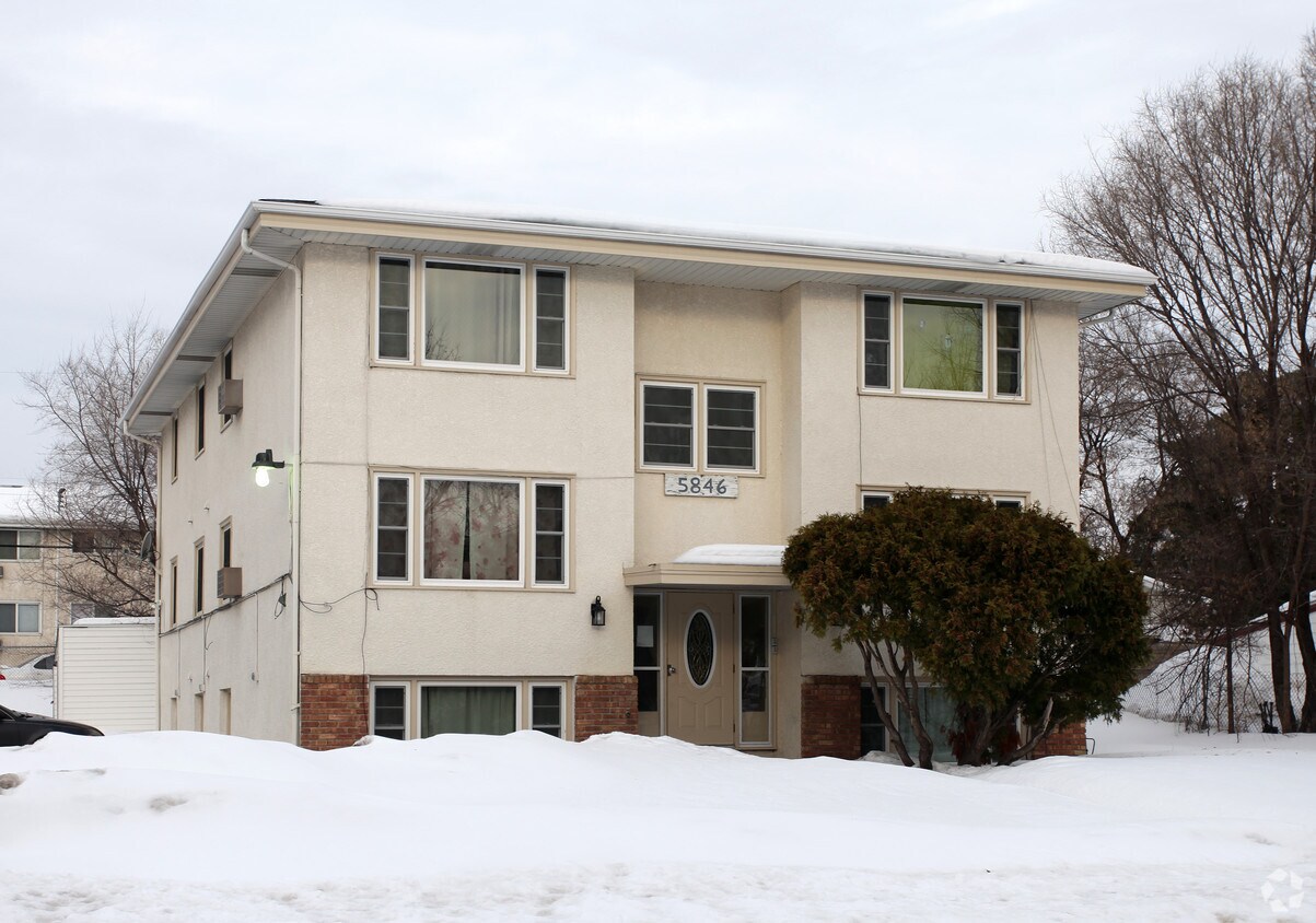 Foto principal - 5846 2 1/2 St NE