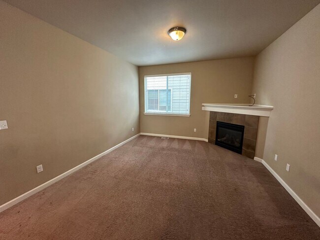 Building Photo - 1415 Grindstone Dr SE