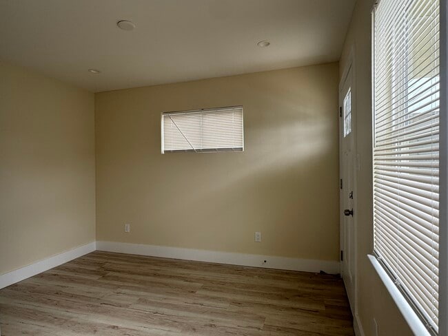 Building Photo - 7316 La Salette St